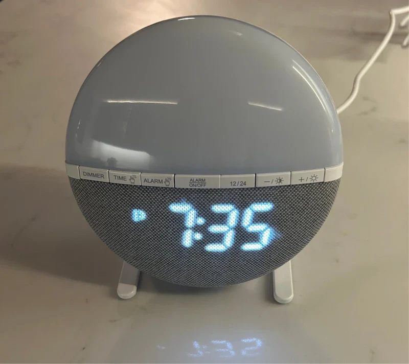 Sunrise simulation wake-up alarm